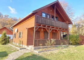 laszlo-julianna-cabin-chalet