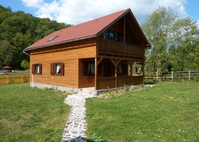 laszlo-julianna-cabin-chalet